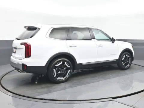 Another view of 2024 Kia Telluride S for sale in Highland Park, IL at Gravity Autos Chicago