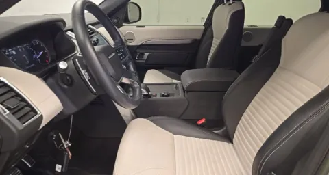 More photos of 2023 Land Rover Discovery S R-Dynamic at Gravity Autos Chicago, IL