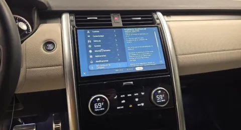 Another view of 2023 Land Rover Discovery S R-Dynamic for sale in Highland Park, IL at Gravity Autos Chicago