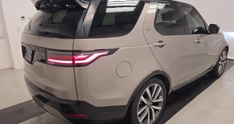 Photos of 2023 Land Rover Discovery S R-Dynamic for sale in Highland Park, IL at Gravity Autos Chicago