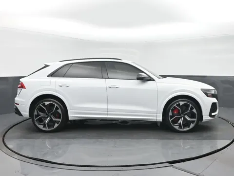Photos of 2023 Audi RS Q8 4.0T for sale in Highland Park, IL at Gravity Autos Chicago