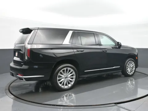 Another view of 2023 Cadillac Escalade Premium Luxury for sale in Highland Park, IL at Gravity Autos Chicago