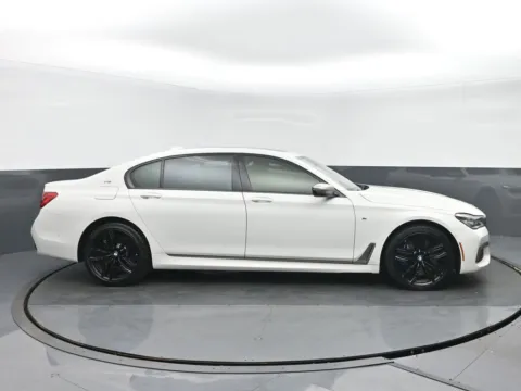 Photos of 2018 BMW 7 Series M760i for sale in Highland Park, IL at Gravity Autos Chicago