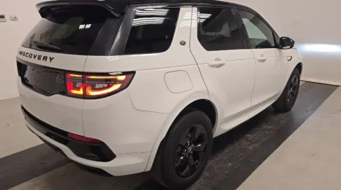 Photos of 2023 Land Rover Discovery Sport S R-Dynamic for sale in Highland Park, IL at Gravity Autos Chicago