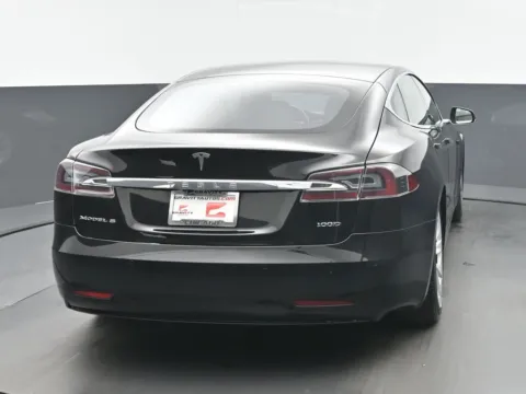 More photos of 2017 Tesla Model S 100D at Gravity Autos Chicago, IL