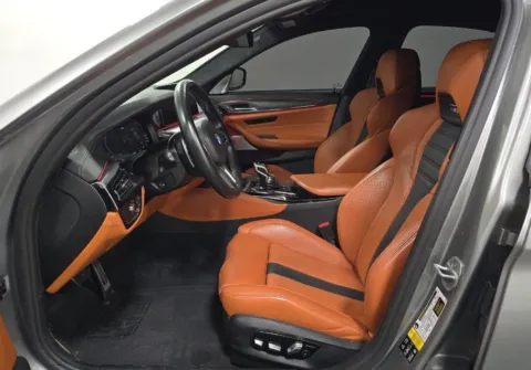 More photos of 2022 BMW M5 at Gravity Autos Chicago, IL