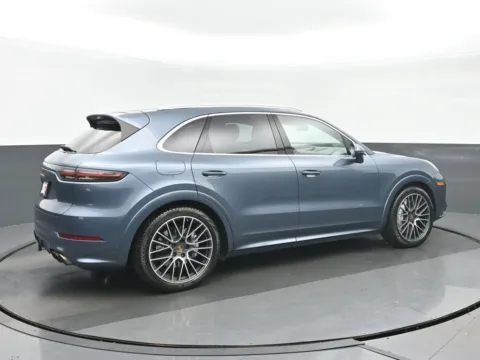 Another view of 2019 Porsche Cayenne S for sale in Highland Park, IL at Gravity Autos Chicago