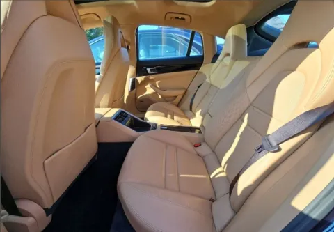 More photos of 2018 Porsche Panamera at Gravity Autos Chicago, IL