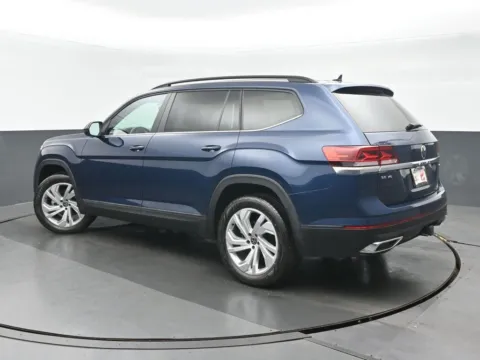 More photos of 2023 Volkswagen Atlas 3.6L V6 SE w/Technology at Gravity Autos Chicago, IL