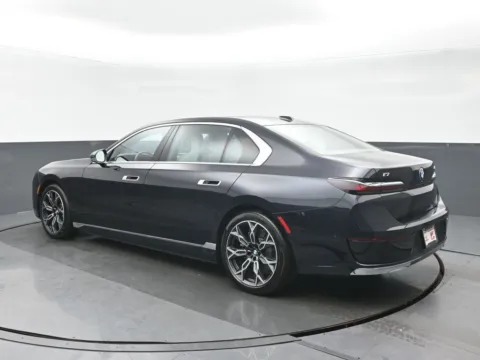 More photos of 2023 BMW i7 xDrive60 at Gravity Autos Chicago, IL