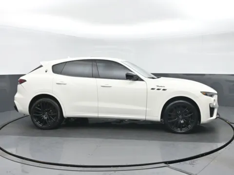 Photos of 2022 Maserati Levante Modena for sale in Highland Park, IL at Gravity Autos Chicago