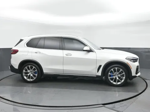 Photos of 2019 BMW X5 xDrive40i for sale in Highland Park, IL at Gravity Autos Chicago