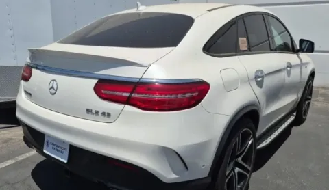 Photos of 2019 Mercedes-Benz GLE 43 AMG for sale in Highland Park, IL at Gravity Autos Chicago