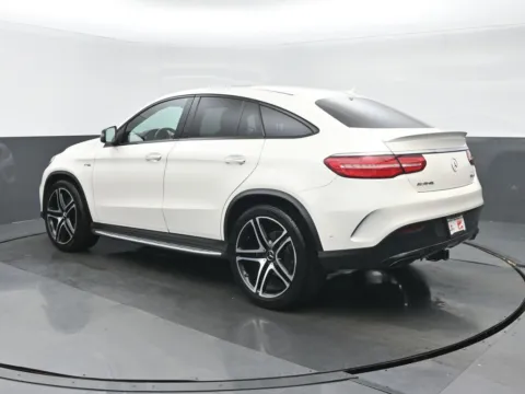 More photos of 2019 Mercedes-Benz GLE 43 AMG at Gravity Autos Chicago, IL
