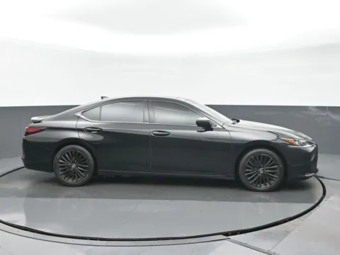 Photos of 2022 Lexus ES 350 for sale in Highland Park, IL at Gravity Autos Chicago