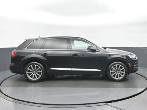 Photos of 2018 Audi Q7 3.0T Prestige for sale in Highland Park, IL at Gravity Autos Chicago