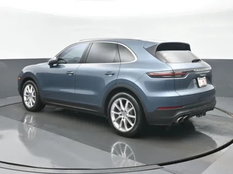 More photos of 2019 Porsche Cayenne S at Gravity Autos Chicago, IL