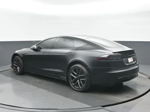 More photos of 2021 Tesla Model S Plaid at Gravity Autos Chicago, IL