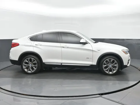 Photos of 2018 BMW X4 xDrive28i for sale in Highland Park, IL at Gravity Autos Chicago