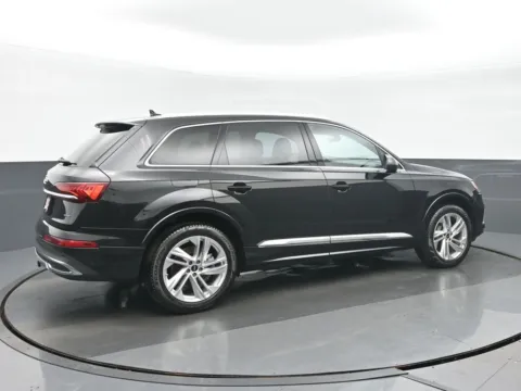 Another view of 2023 Audi Q7 45 Premium Plus for sale in Highland Park, IL at Gravity Autos Chicago