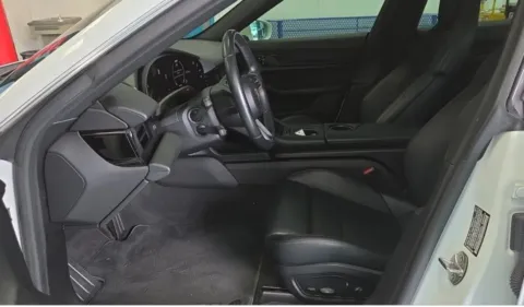 More photos of 2021 Porsche Taycan 4S at Gravity Autos Chicago, IL