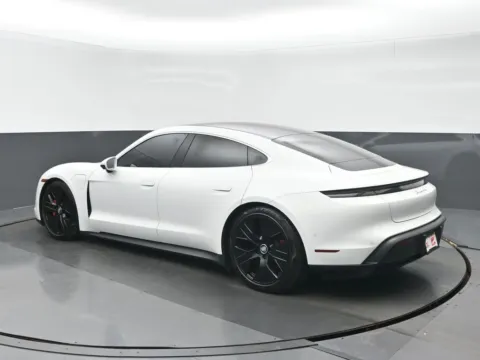 More photos of 2021 Porsche Taycan 4S at Gravity Autos Chicago, IL