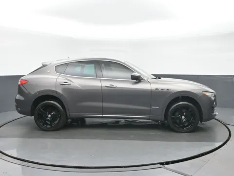 Photos of 2018 Maserati Levante GranLusso for sale in Highland Park, IL at Gravity Autos Chicago