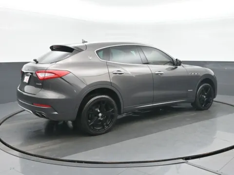 Another view of 2018 Maserati Levante GranLusso for sale in Highland Park, IL at Gravity Autos Chicago