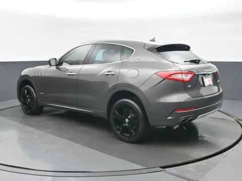 More photos of 2018 Maserati Levante GranLusso at Gravity Autos Chicago, IL