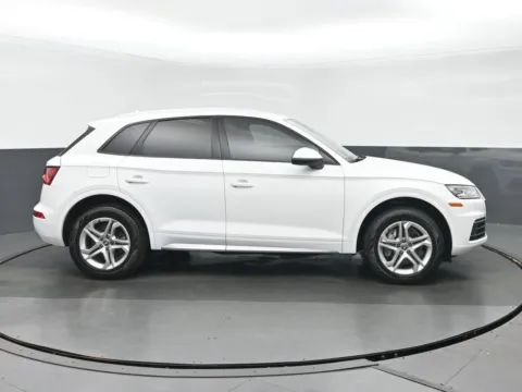 Photos of 2018 Audi Q5 2.0T Premium for sale in Highland Park, IL at Gravity Autos Chicago