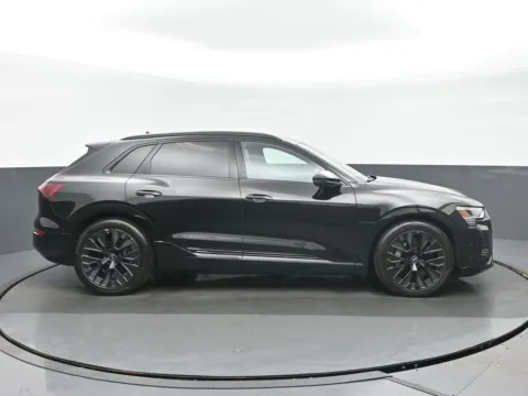 Photos of 2024 Audi Q8 e-tron Prestige for sale in Highland Park, IL at Gravity Autos Chicago