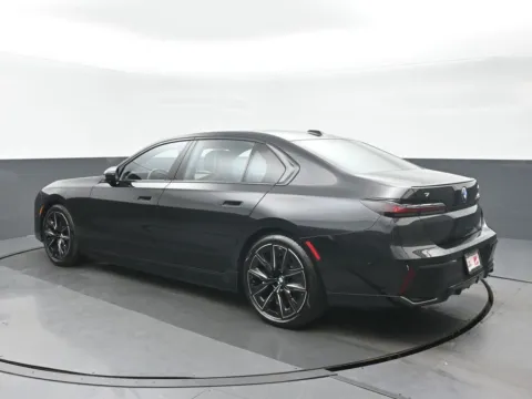 More photos of 2023 BMW i7 xDrive60 at Gravity Autos Chicago, IL