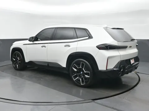 More photos of 2023 BMW XM at Gravity Autos Chicago, IL