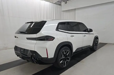 Photos of 2023 BMW XM for sale in Highland Park, IL at Gravity Autos Chicago