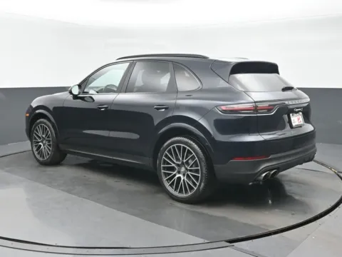 More photos of 2019 Porsche Cayenne S at Gravity Autos Chicago, IL