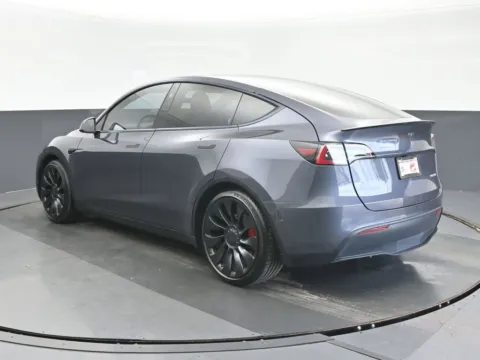 More photos of 2023 Tesla Model Y Performance at Gravity Autos Chicago, IL