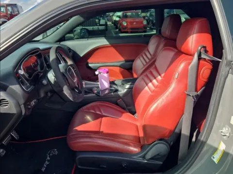More photos of 2019 Dodge Challenger SRT Hellcat at Gravity Autos Chicago, IL