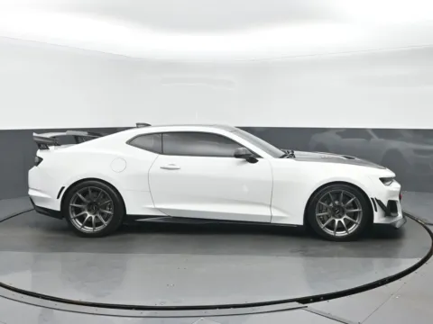 Photos of 2019 Chevrolet Camaro ZL1 for sale in Highland Park, IL at Gravity Autos Chicago