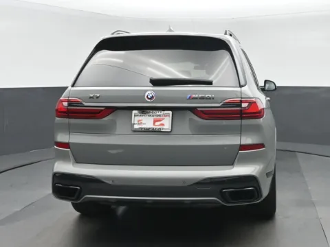 More photos of 2022 BMW X7 M50i at Gravity Autos Chicago, IL