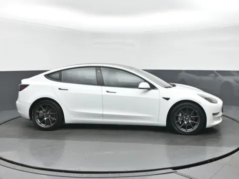 Photos of 2021 Tesla Model 3 Long Range for sale in Highland Park, IL at Gravity Autos Chicago