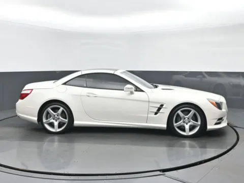 Photos of 2016 Mercedes-Benz SL-Class SL 550 for sale in Highland Park, IL at Gravity Autos Chicago