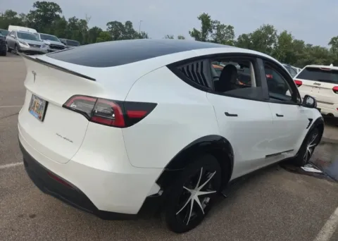 Photos of 2023 Tesla Model Y Long Range for sale in Highland Park, IL at Gravity Autos Chicago