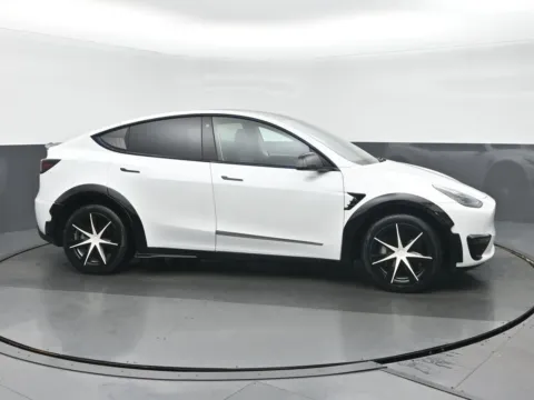 Photos of 2023 Tesla Model Y Long Range for sale in Highland Park, IL at Gravity Autos Chicago