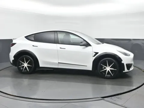 Photos of 2023 Tesla Model Y Long Range for sale in Highland Park, IL at Gravity Autos Chicago