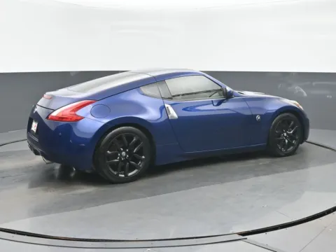 Another view of 2017 Nissan 370Z for sale in Highland Park, IL at Gravity Autos Chicago