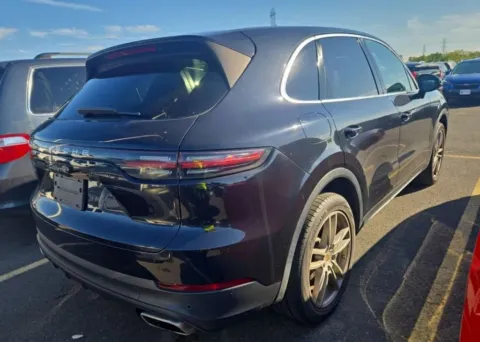 Photos of 2019 Porsche Cayenne for sale in Highland Park, IL at Gravity Autos Chicago