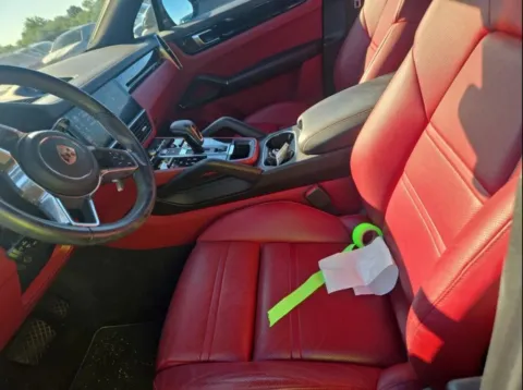 More photos of 2019 Porsche Cayenne at Gravity Autos Chicago, IL