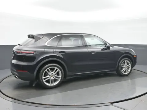 Another view of 2019 Porsche Cayenne for sale in Highland Park, IL at Gravity Autos Chicago