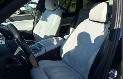 More photos of 2023 BMW X5 xDrive40i at Gravity Autos Chicago, IL