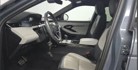 More photos of 2023 Land Rover Range Rover Evoque R-Dynamic SE at Gravity Autos Chicago, IL